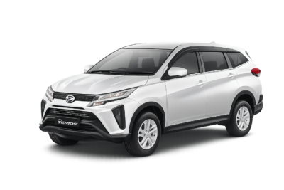 Daihatsu Terios putih tampak serong depan dan samping untuk layanan sewa mobil Bandung dengan driver profesional