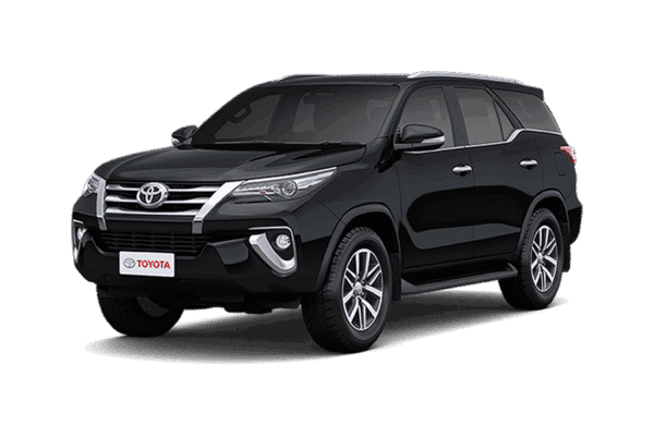 Toyota Fortuner hitam tampak serong depan dan samping untuk layanan sewa mobil premium Bandung dengan driver profesional