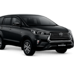 Toyota Innova Reborn hitam untuk layanan sewa mobil Bandung dengan driver profesional dari Twins Rent Car